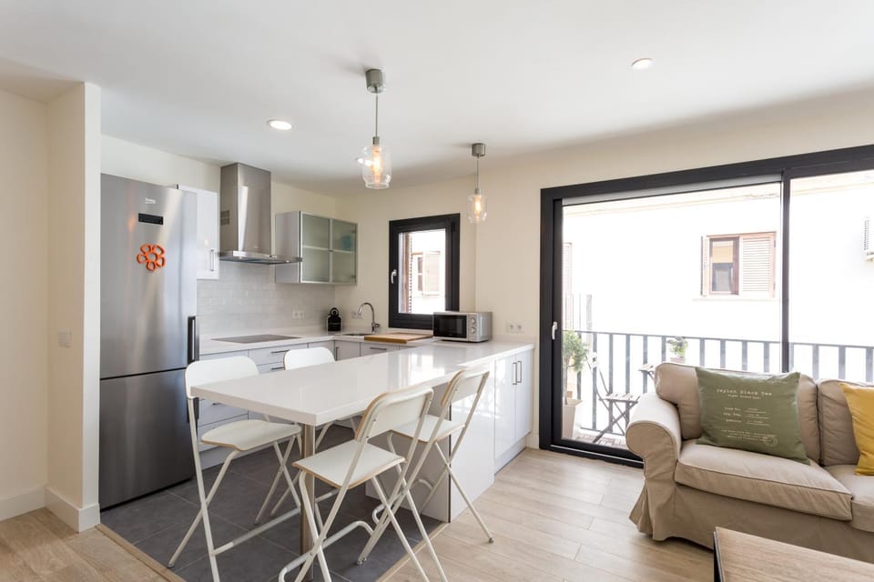 TD Luminoso Apt 3Bd y 2Bth con balcón junto al Museo de Bellas Artes Apartment in Seville