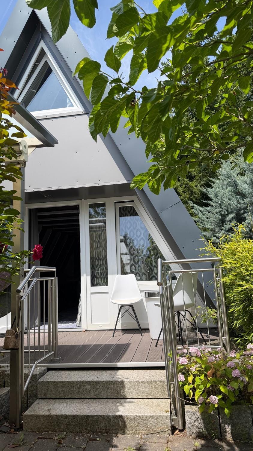 Property building, Garden, Balcony/Terrace