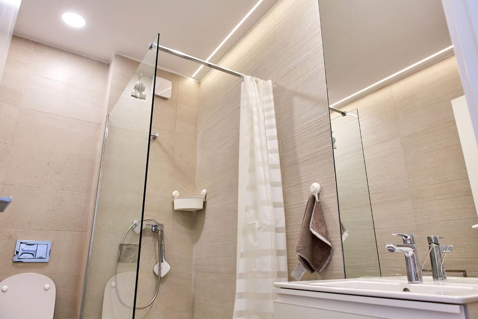 Shower, Bathroom