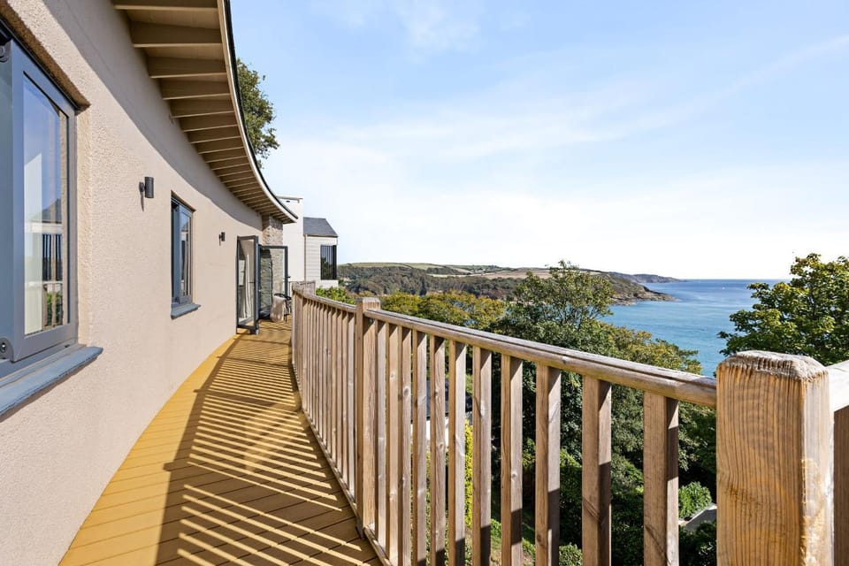Property building, Natural landscape, View (from property/room), Balcony/Terrace, Sea view