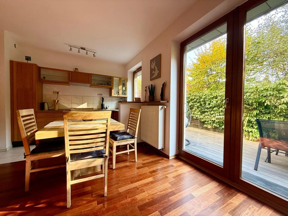 Patio, View (from property/room), Balcony/Terrace, Kitchen or kitchenette, Living room, Seating area, Dining area, pet friendly