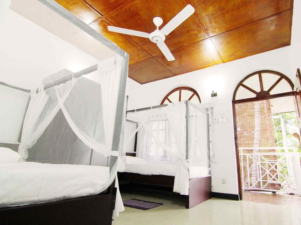 Property building, Bed, Day, Photo of the whole room, Bedroom, On site, Mountain view, Area and facilities