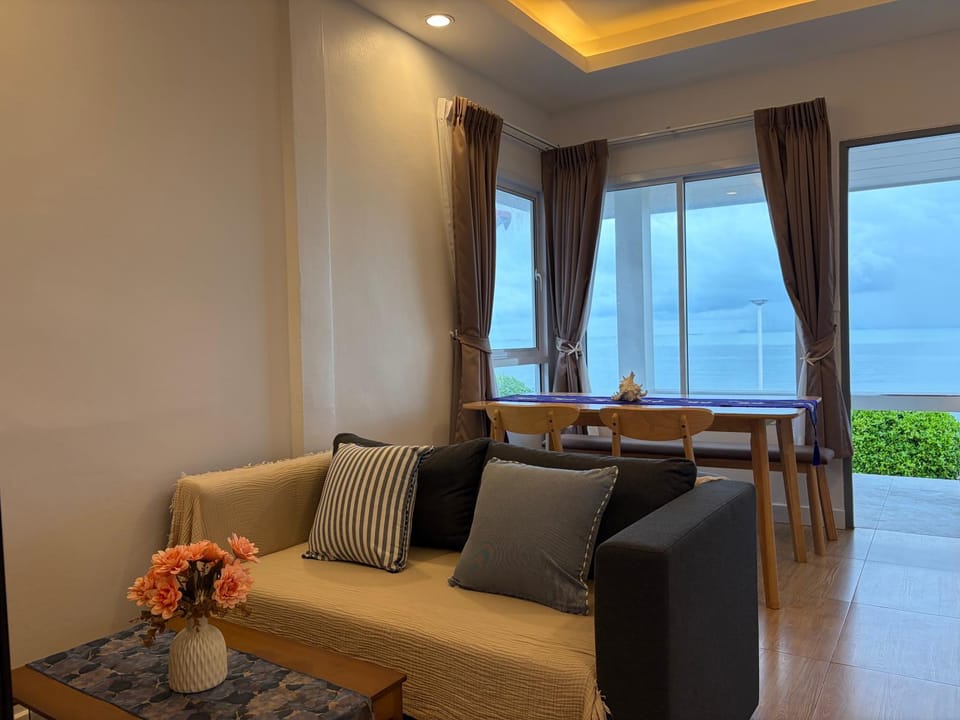 Natural landscape, Living room, Sea view