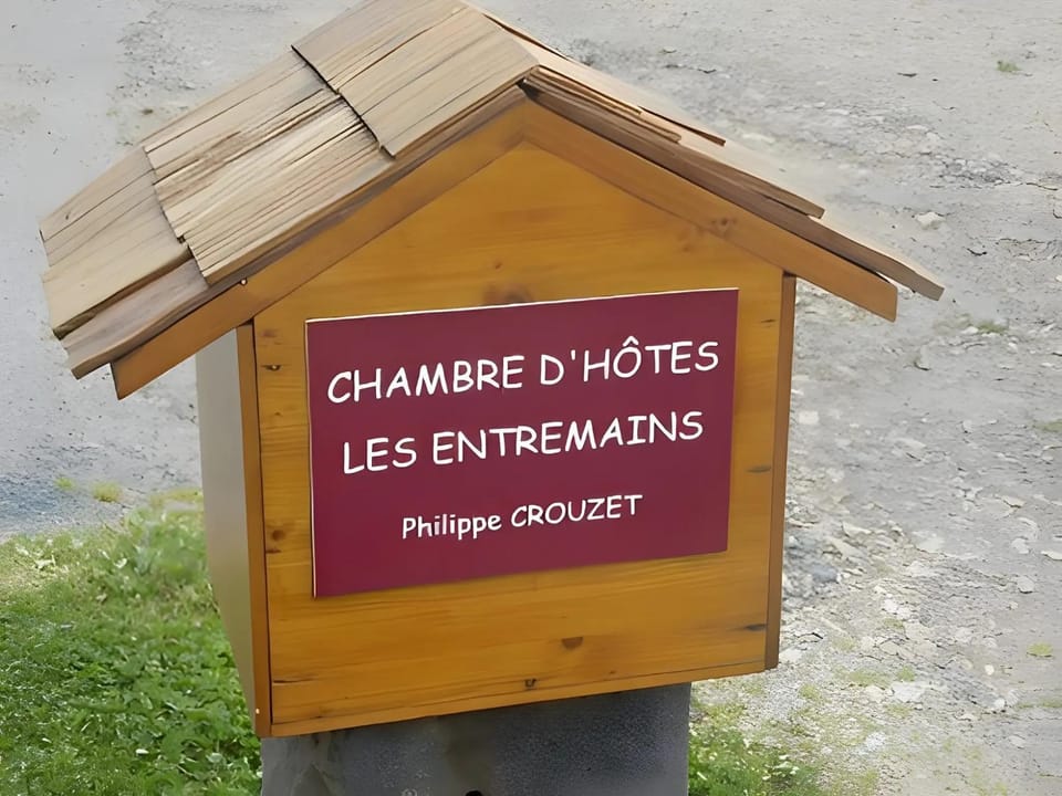Ferme des Entremains Mardore Bed and Breakfast in Auvergne-Rhône-Alpes