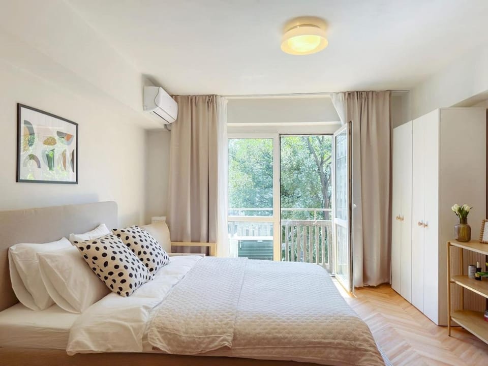 Nova - University Square I Carpark nearby Apartment in Bucharest