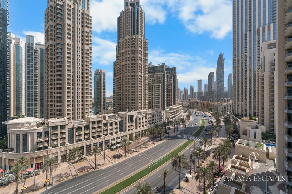 Day, Neighbourhood, City view, Landmark view, Street view