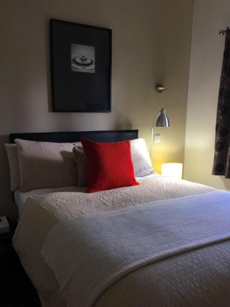 Park Crescent Hotel Bed and Breakfast in Manchester