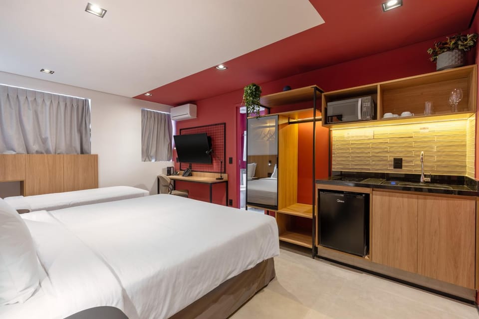 Bed, TV and multimedia, Kitchen or kitchenette, Photo of the whole room, Bedroom, minibar