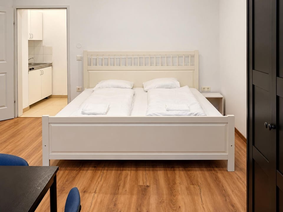 Bed, Bedroom, wardrobe