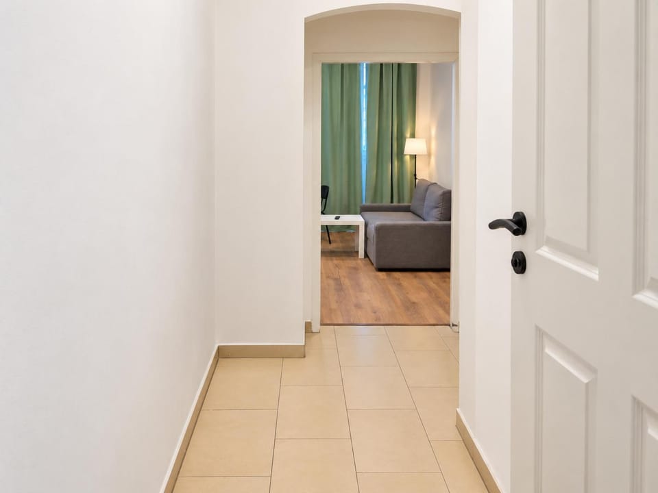 Bed, Seating area, Bedroom