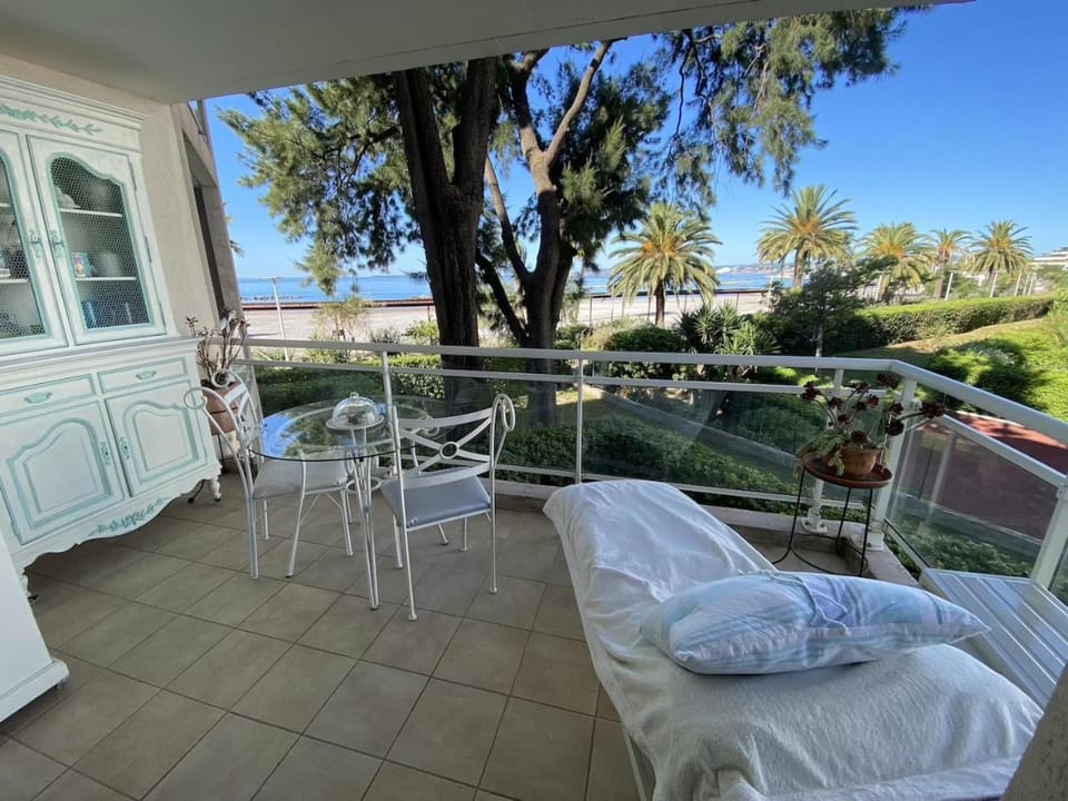 Appartement sur la Plage, Le Royal Beach Apartment in Nice