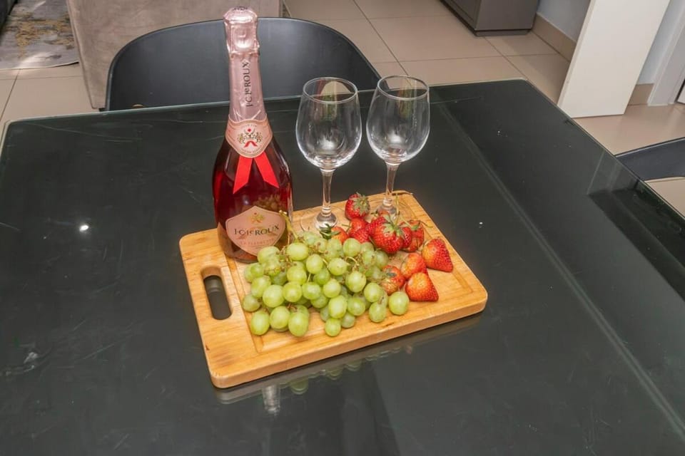 2 Bed 2 Bath Apartment, Sandton Apartment in Sandton