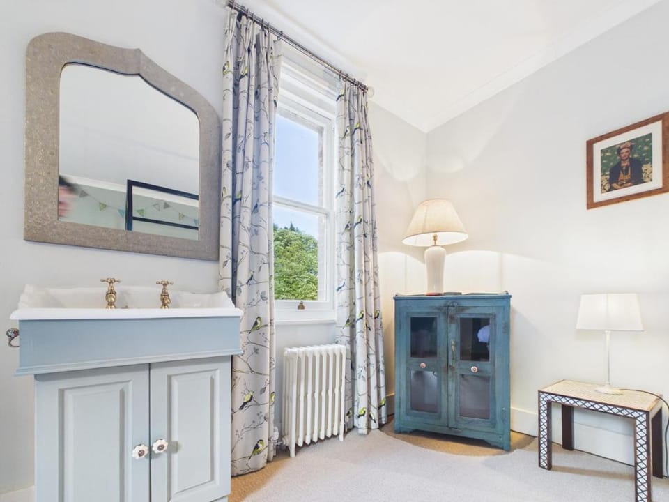 Luxury Country Farmhouse Private Gardens House in Wealden District