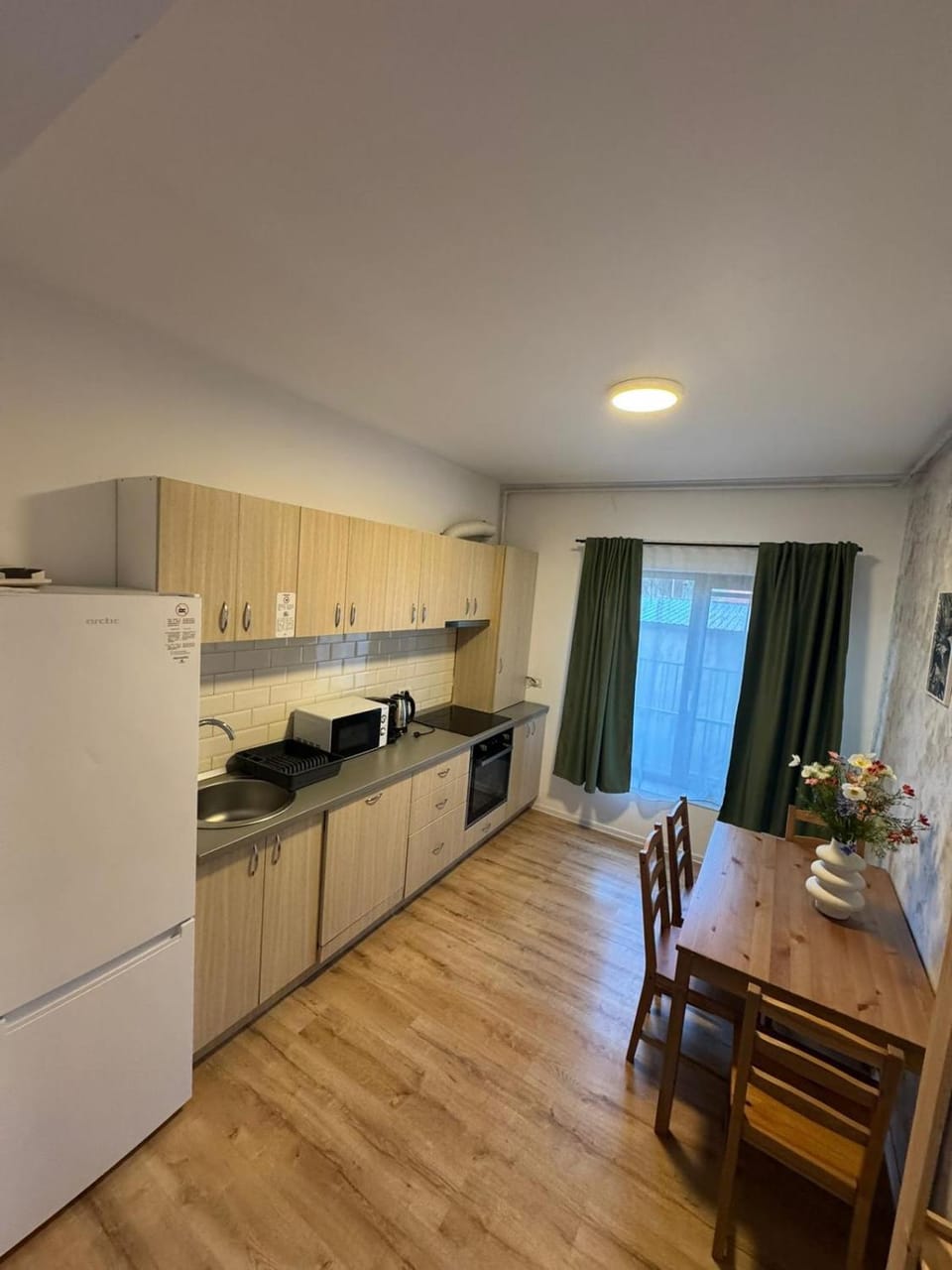 Dining area, oven, stove