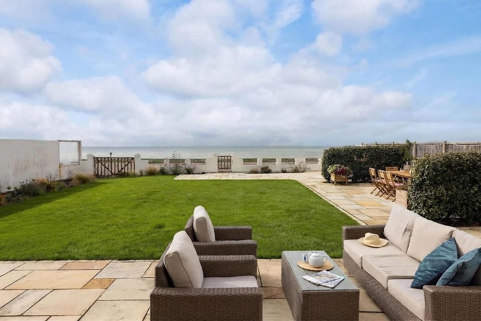 Patio, Garden, Seating area