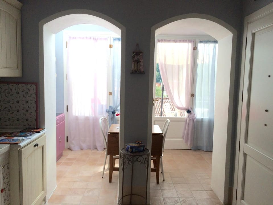 Living room, Area and facilities