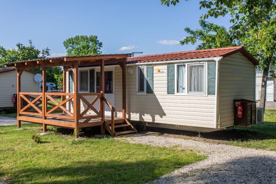 Property building, Garden, Garden view
