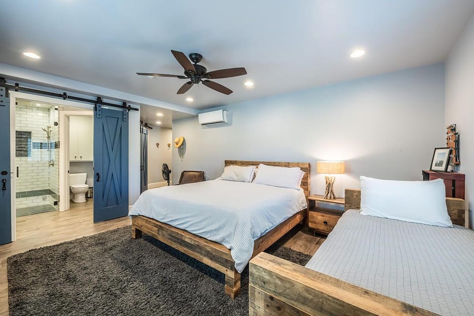 Bed, Bedroom
