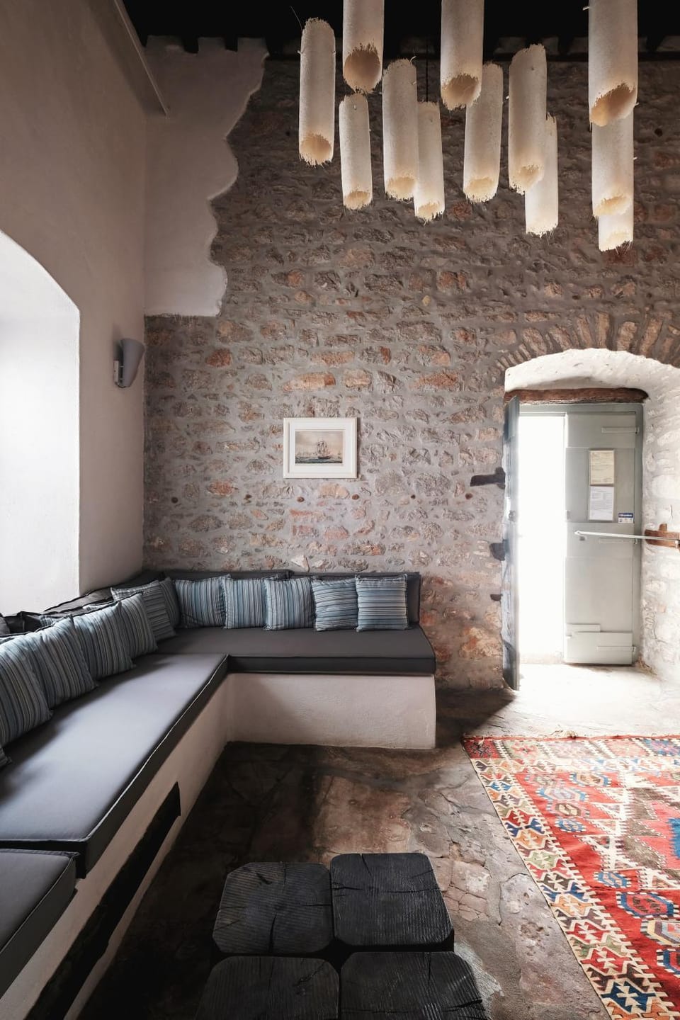 Bed, Seating area