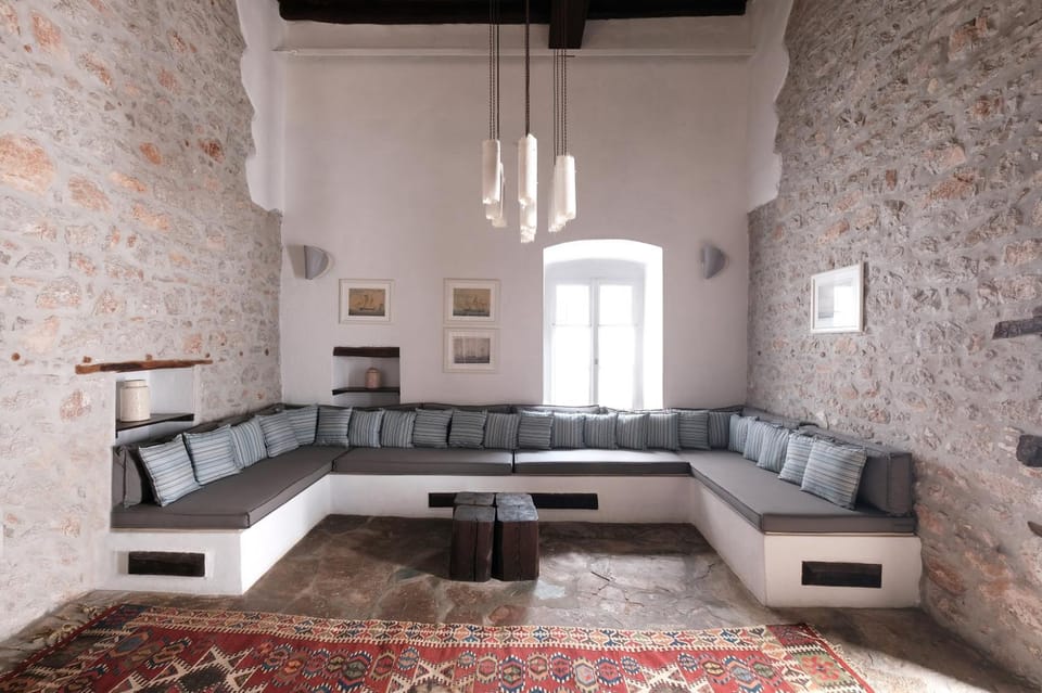 Bed, Living room, Seating area