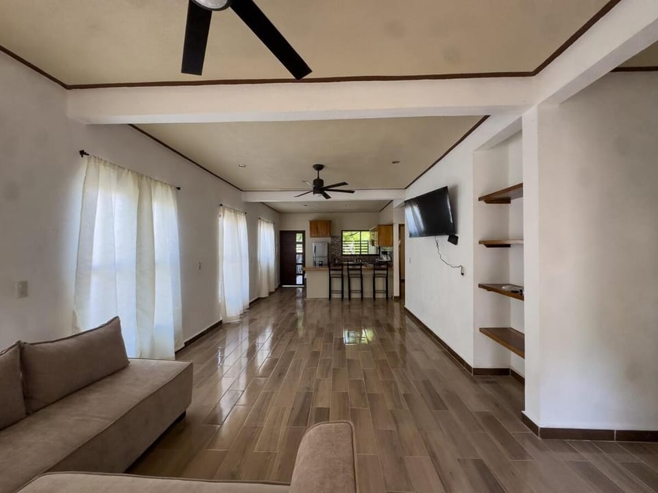 Communal lounge/ TV room, TV and multimedia, Living room, Seating area
