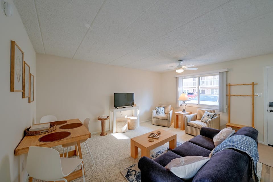 Walk to Beach! Updated Brigantine Retreat House in Brigantine