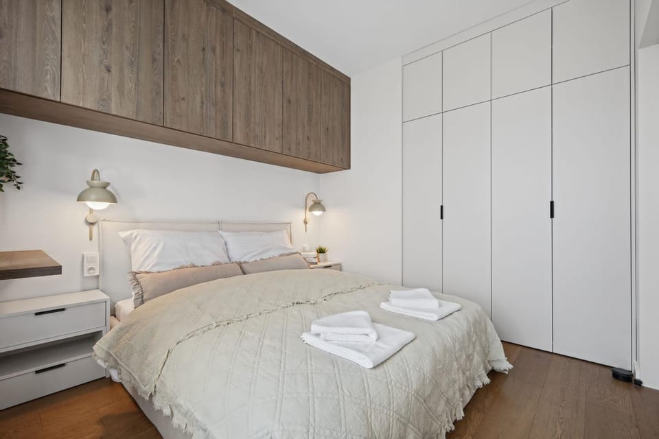 Bed, Photo of the whole room, Bedroom, towels, wardrobe