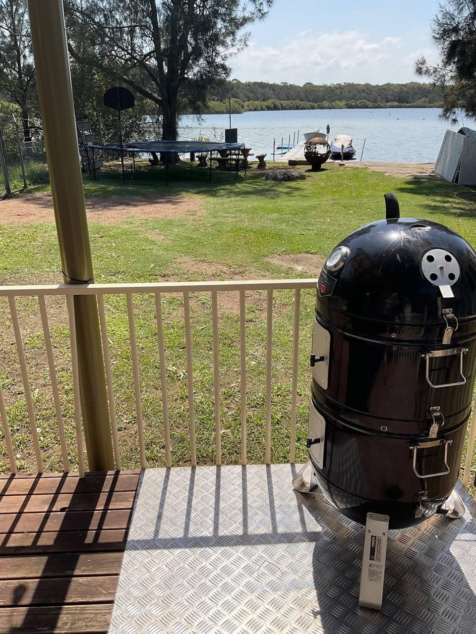 Waterfront caravan, Lake Macquarie House in Cooranbong