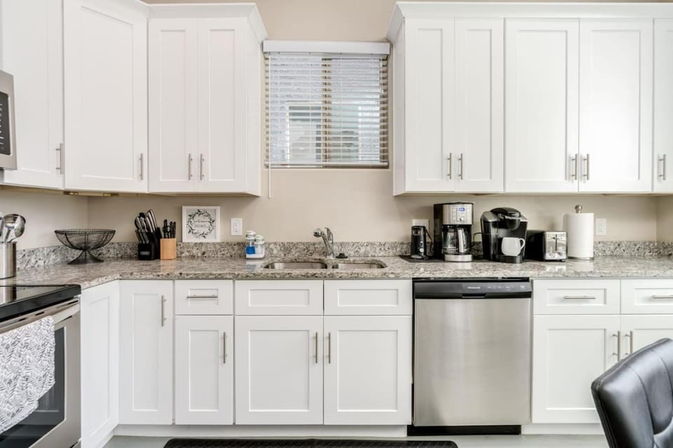 Coffee/tea facilities, Kitchen or kitchenette