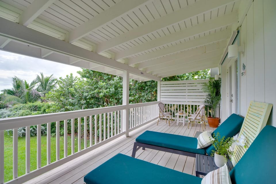 Oceanfront Gem! Steps to Sand, Miles from Ordinary House in Indian River