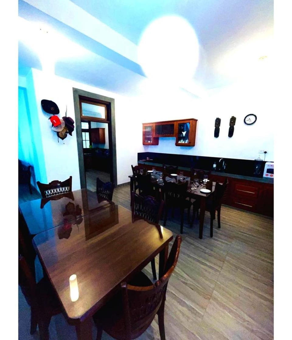 Communal lounge/ TV room, Kitchen or kitchenette, Living room, Seating area, Dining area, Evening entertainment