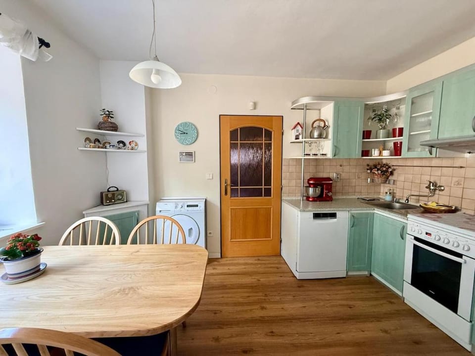 Kitchen or kitchenette, Dining area, dishwasher, oven, stove, toaster