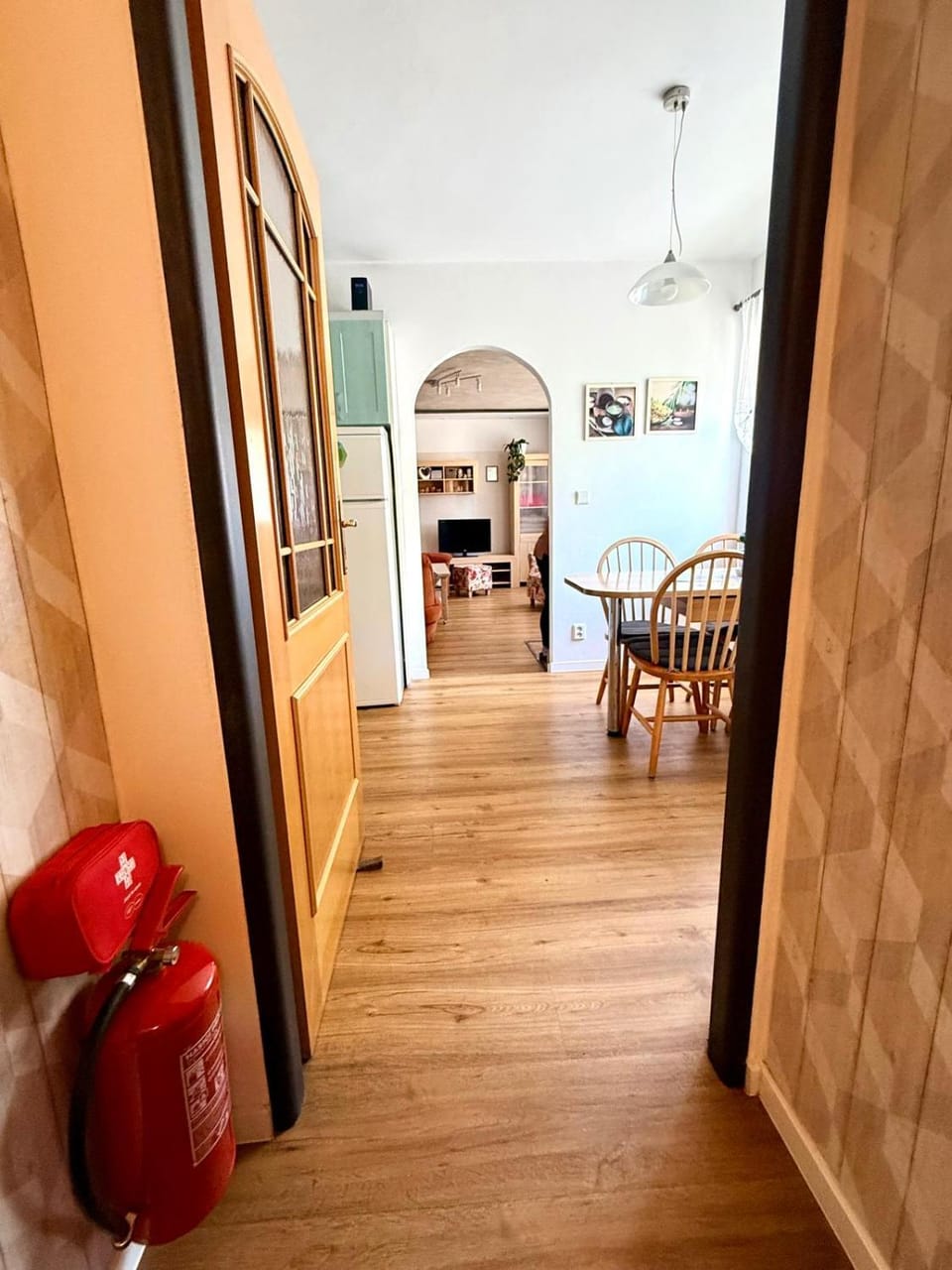 Kitchen or kitchenette, Seating area, Dining area