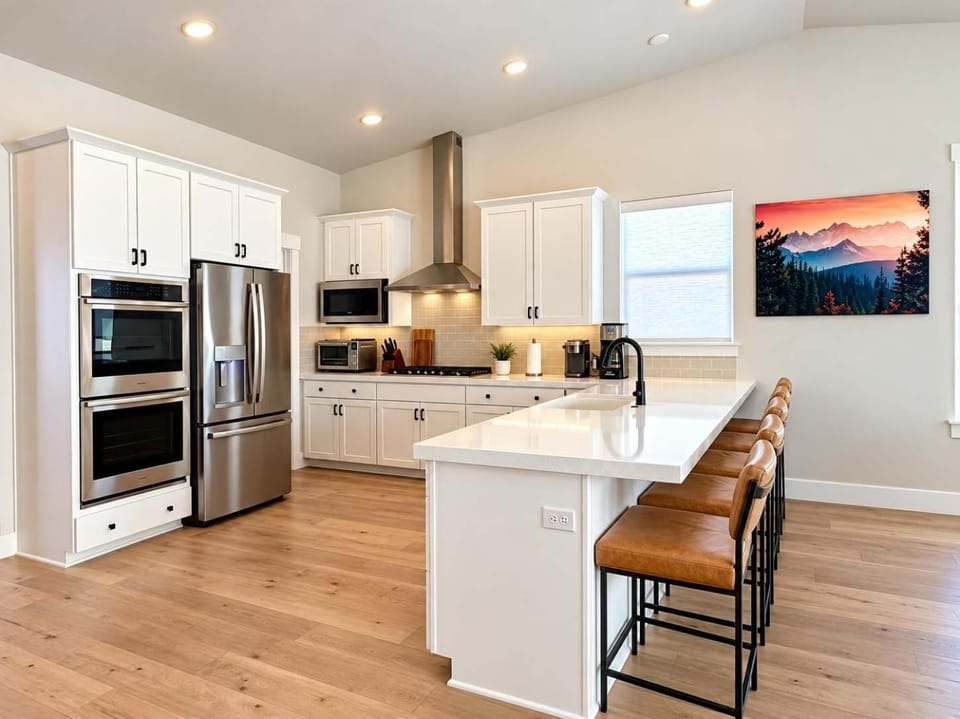 Heber Valley Escape Swim Spa RV Pad Sleeps 11 House in Heber City