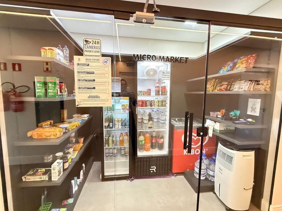 Supermarket/grocery shop