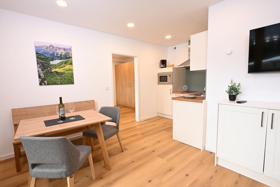 Kitchen or kitchenette, Living room