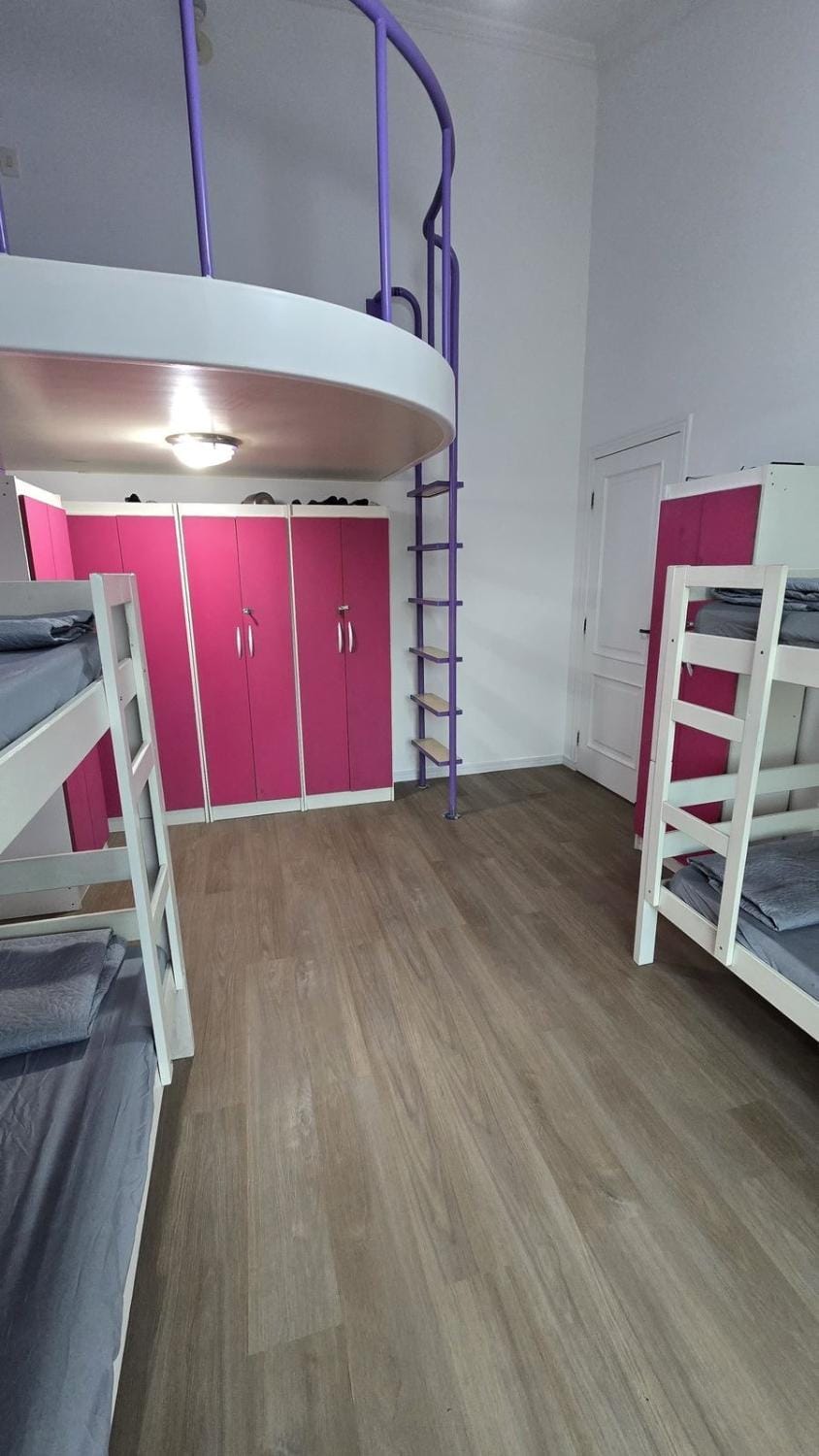 Baramar Casa Feminina 700 Hostel in Camboriú