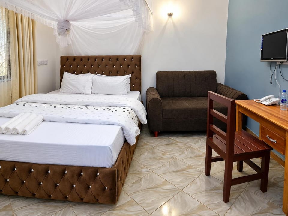 Photo of the whole room, Bedroom