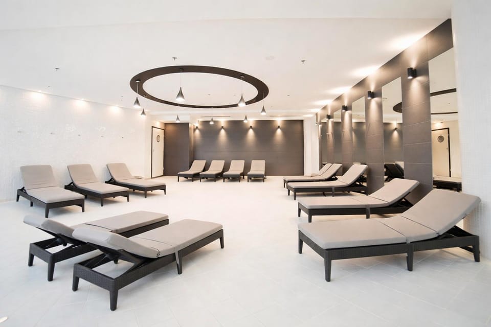 Hanza Tower PANORAMIC 22 SPA & Pool & Jacuzzi & Sauna Apartment in Szczecin
