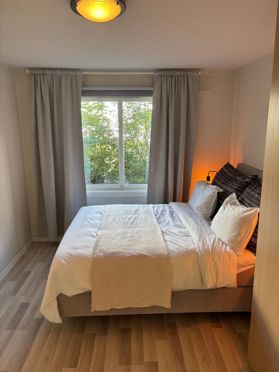 Bright & Central - Private Balcony - Free Parking Apartment in Trondheim