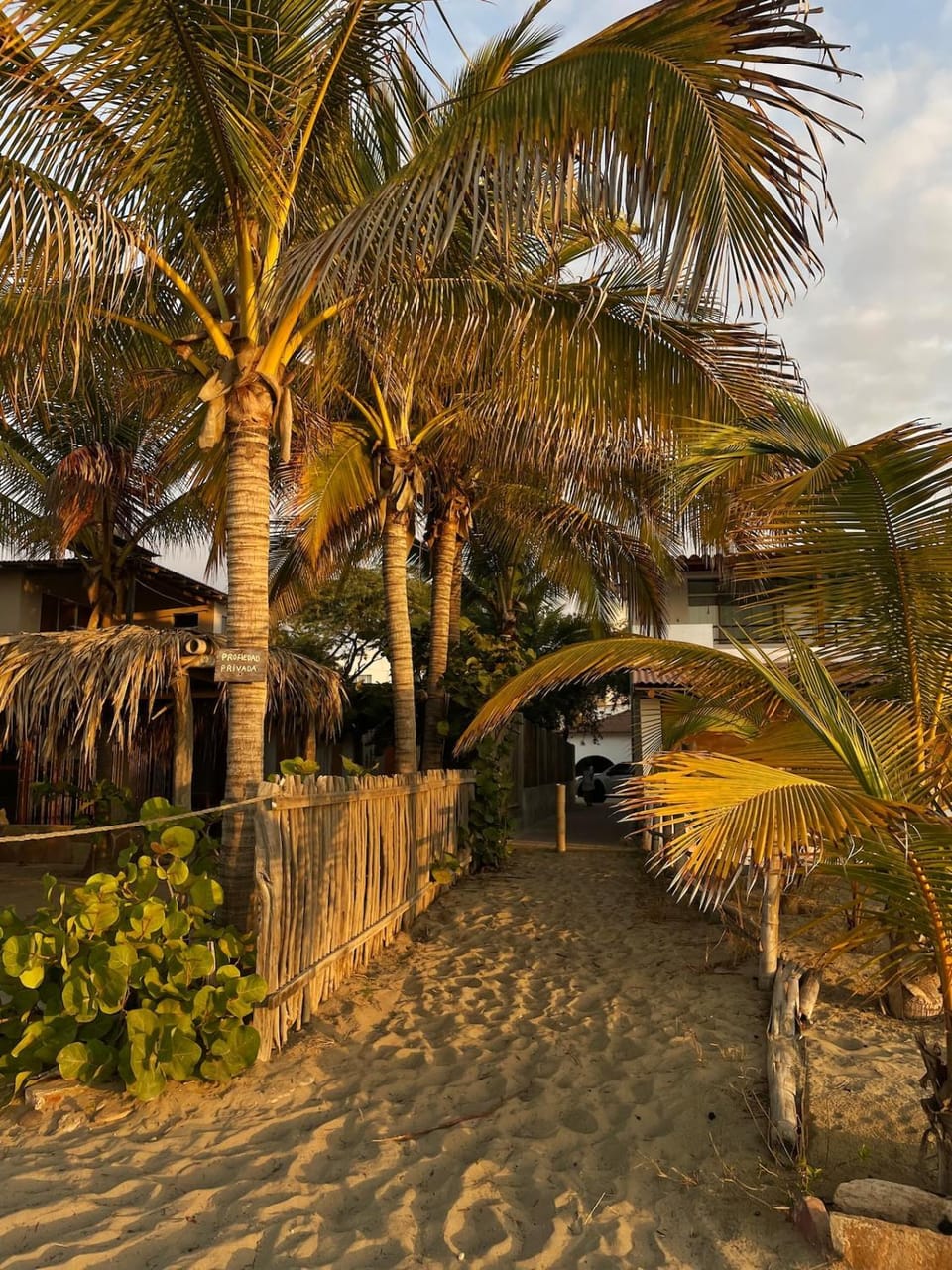 Ruta 51 Exclusive private ocean access in Punta Sal House in Canoas de Punta Sal
