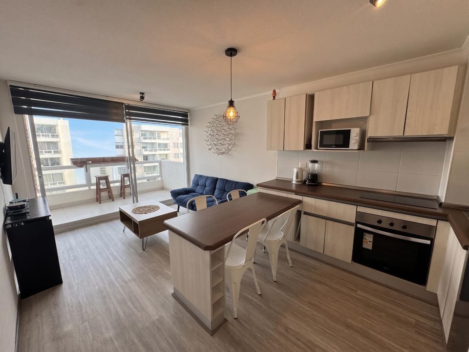 Kitchen or kitchenette, Living room, Dining area, oven