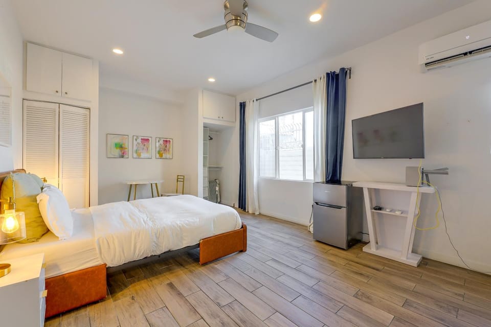 Steps to Santa Monica Beach & Pier! Monthly Studio Apartment in Santa Monica