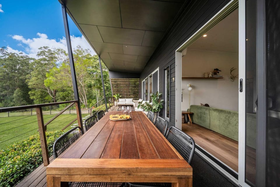 Garden, Living room, Seating area, Garden view