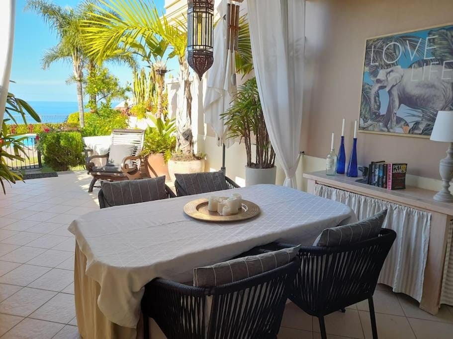 Patio, Balcony/Terrace, Dining area, Pool view, Sea view