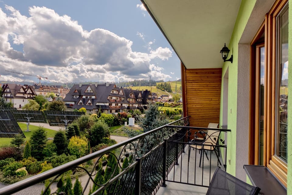 Property building, Balcony/Terrace