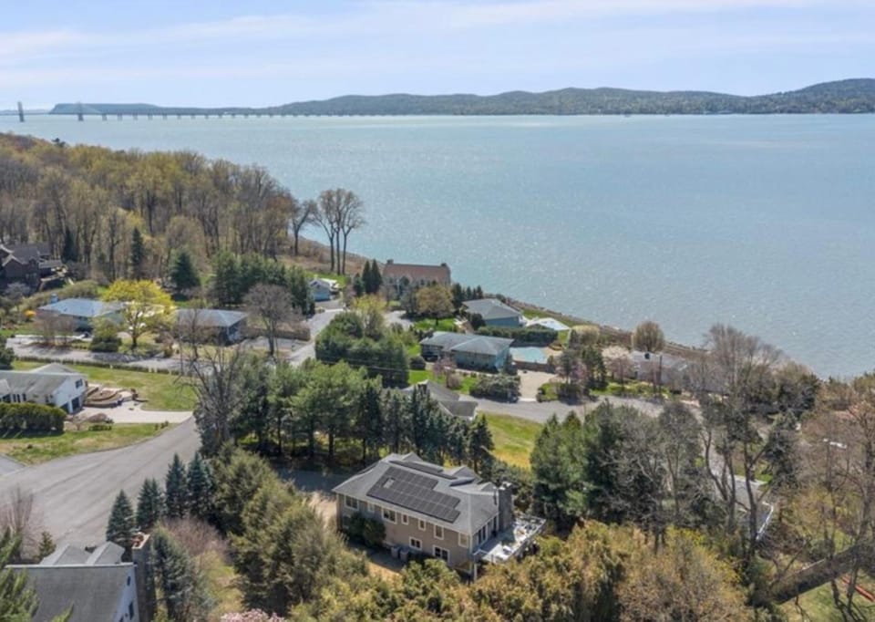 Neighbourhood, Natural landscape, Bird's eye view, Sea view