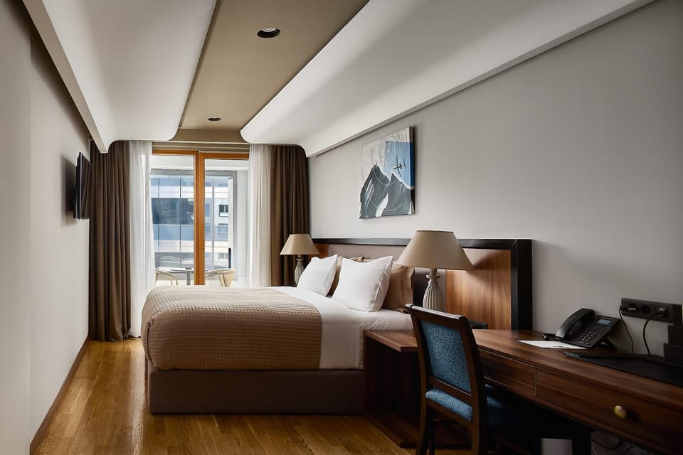 Bed, View (from property/room), Balcony/Terrace, Bedroom