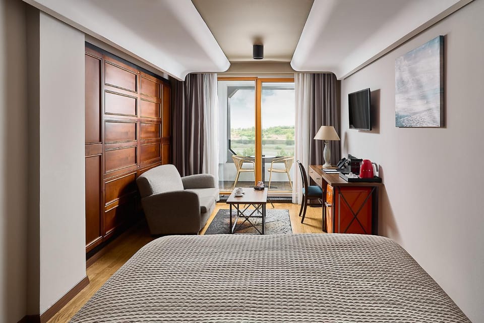 TV and multimedia, Living room, Bedroom, River view, minibar