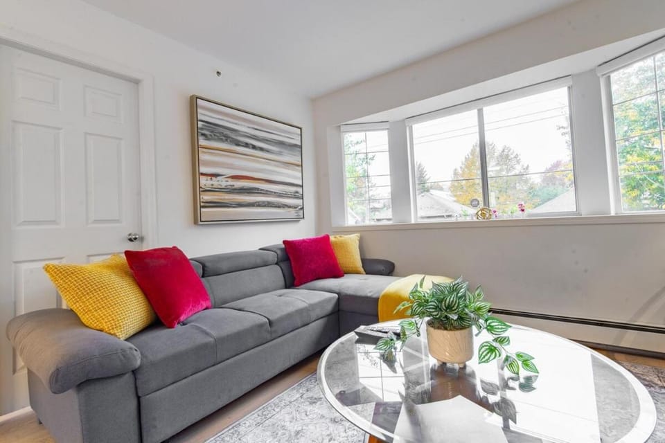 Spacious & Stylish Home - Main St & near Downtown Apartment in Vancouver